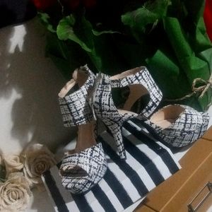 Most AMAZING black and white heels